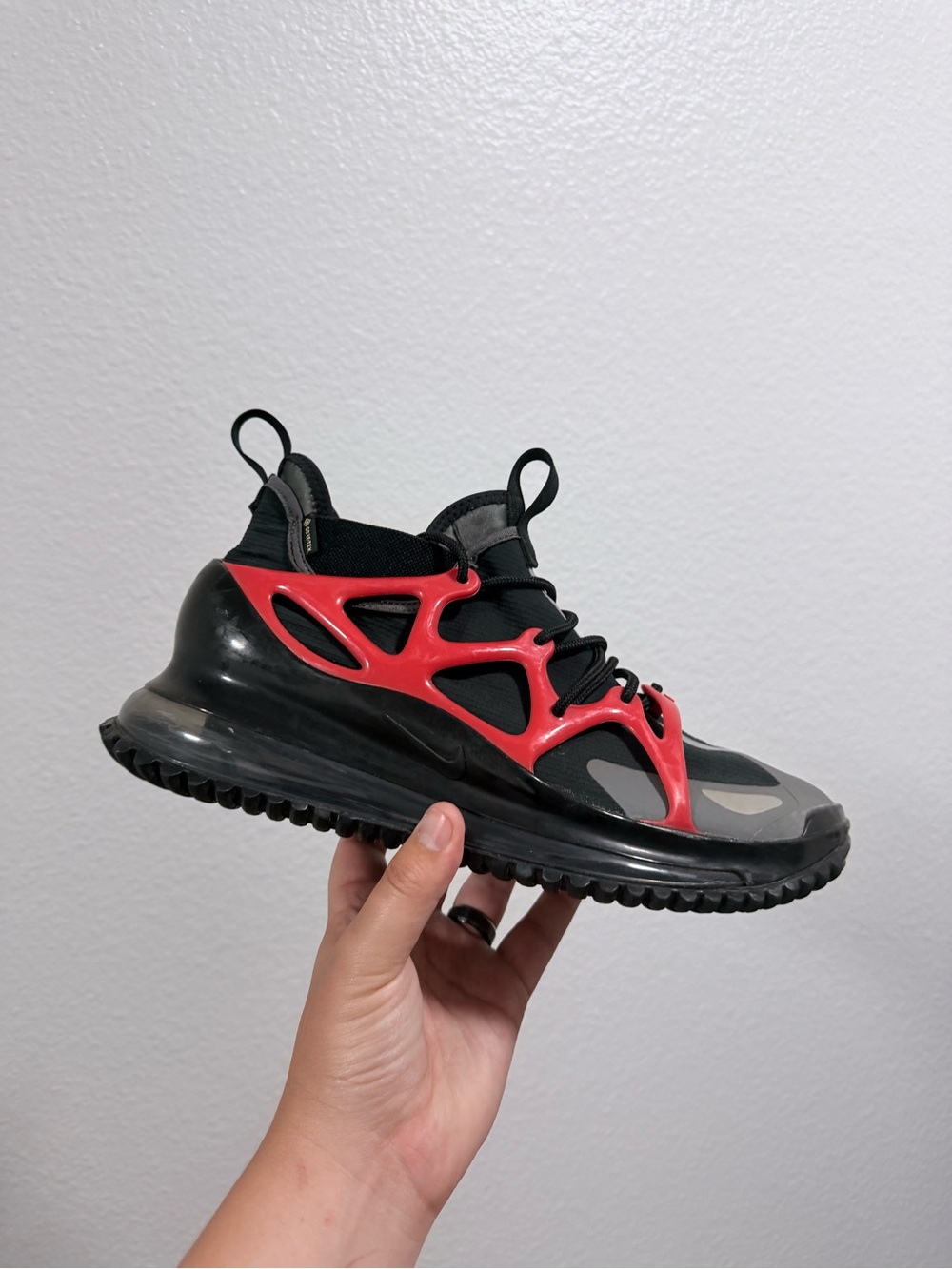 Nike Airmax 720 gore tex black and red